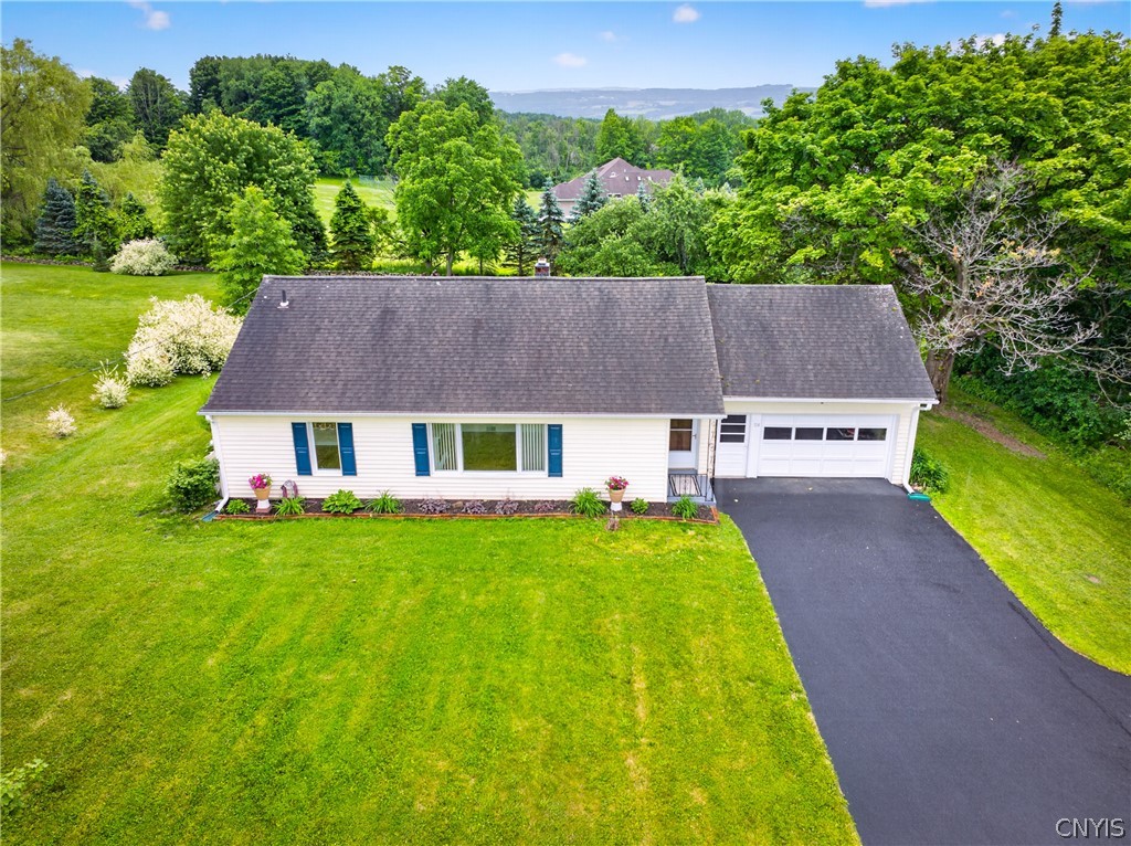 514 Higby Road New Hartford, NY 13413 - Photo 4 of 46