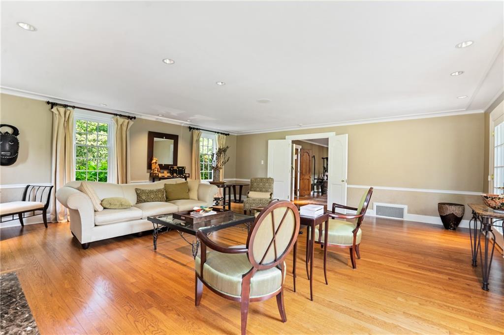 101 Hillcrest Road Pittsburgh, PA 15238 - Photo 9 of 50 Gallery Image 9