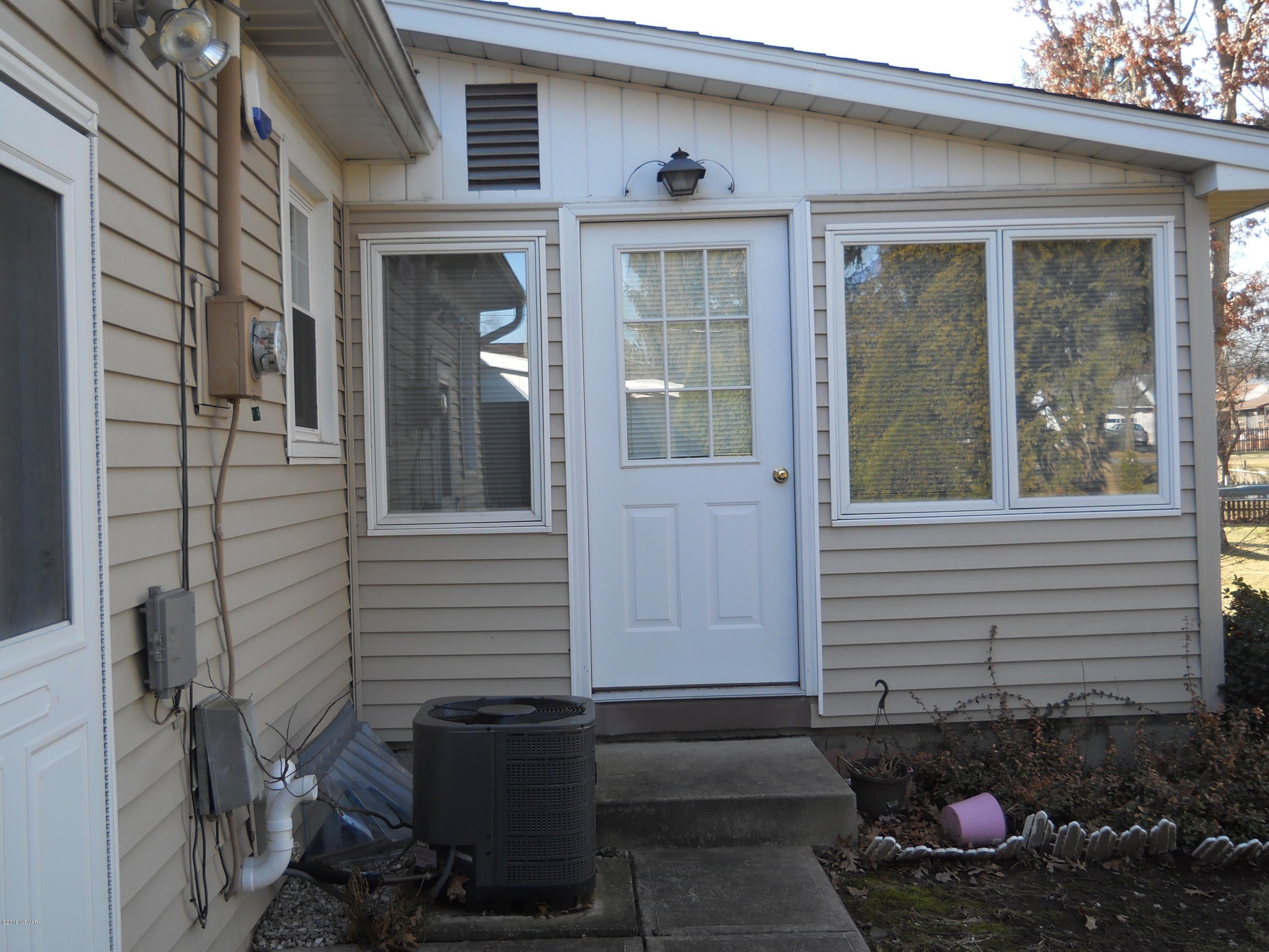 2139 Reed Street Williamsport, PA 17701 - Photo 4 of 21 Rear Entrance