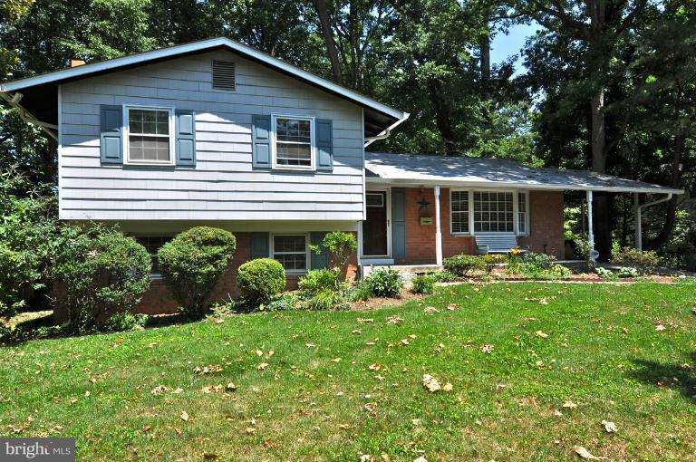 8305 Postoak Road Potomac, MD 20854 - Photo 15 of 15 Exterior (Front)