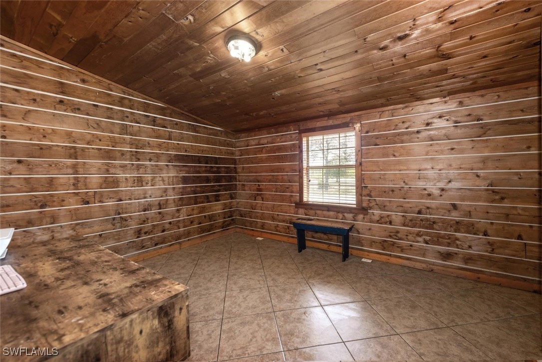 47350 Bermont Road Punta Gorda, FL 33982 - Photo 19 of 41 a view of an empty room and a bathroom