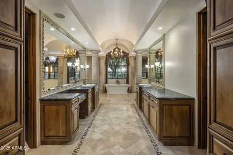 $5,695,000 | 9547 North 55th Street, Paradise Valley, AZ 85253