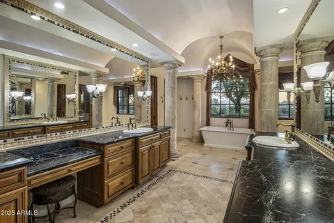 $5,695,000 | 9547 North 55th Street, Paradise Valley, AZ 85253