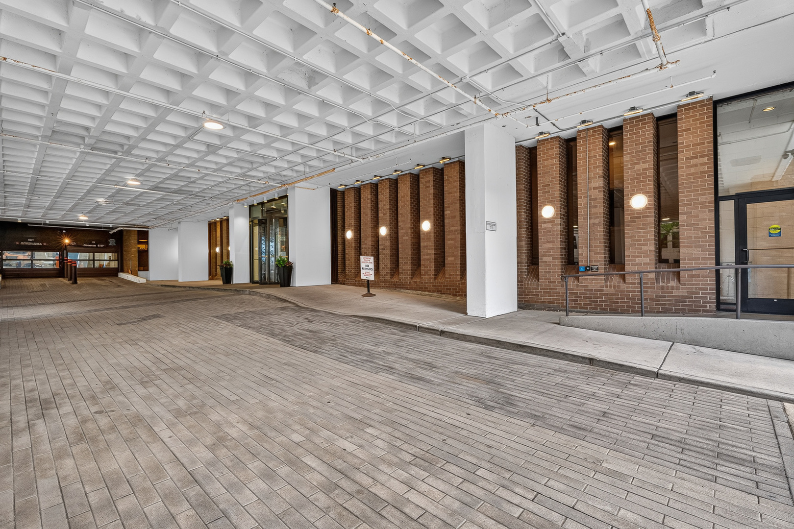 6033 North Sheridan Road, Unit 28D Chicago, IL 60660 - Photo 42 of 48
