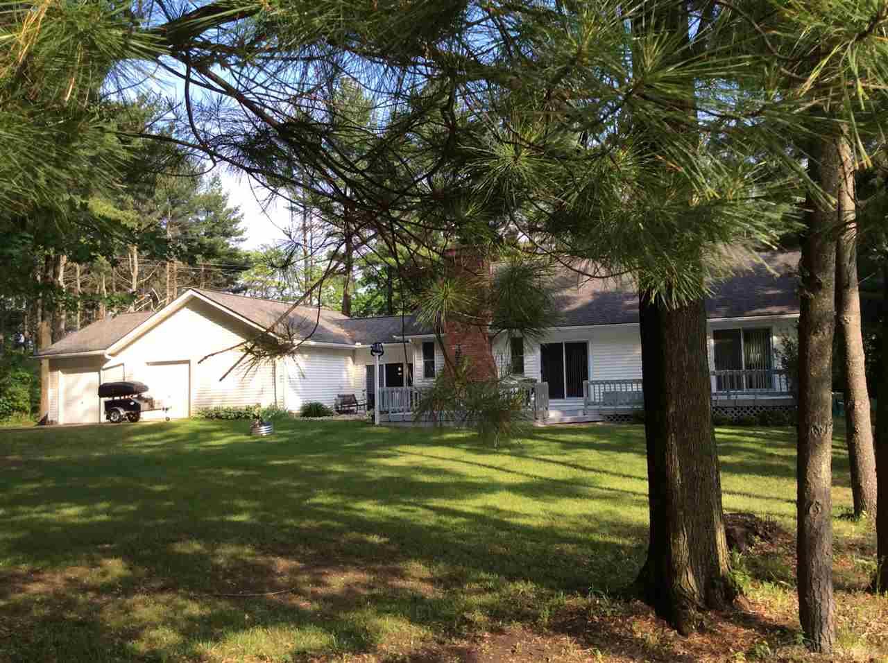 18775 Armada Ridge Road Armada, MI 48005 - Photo 3 of 40 31245395-2.JPG