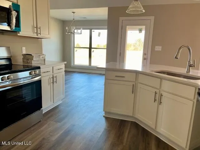 $299,500 | 785 Woolfolk Road, Senatobia, MS 38668