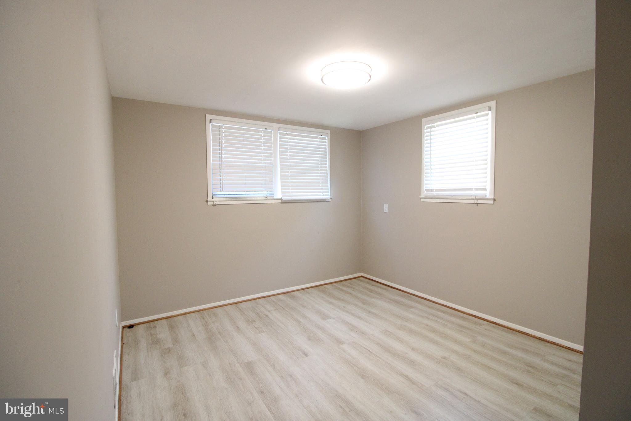 5204 Queensberry Avenue Springfield, VA 22151 - Photo 8 of 23