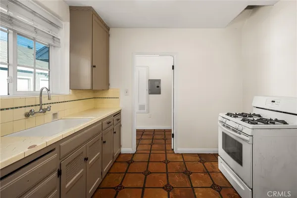 $899,000 | 801 West 17th Street, Santa Ana, CA 92706