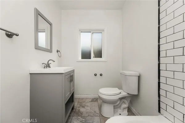 $899,000 | 801 West 17th Street, Santa Ana, CA 92706