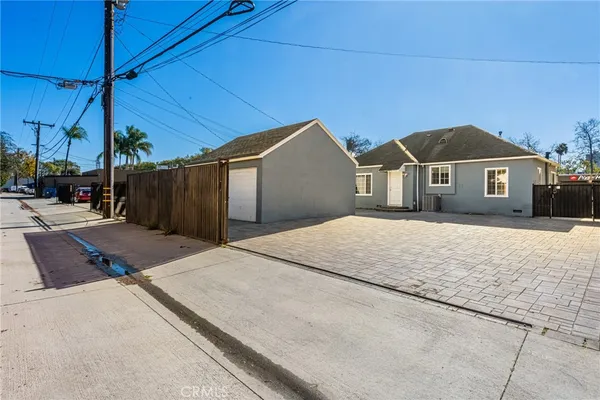 $899,000 | 801 West 17th Street, Santa Ana, CA 92706