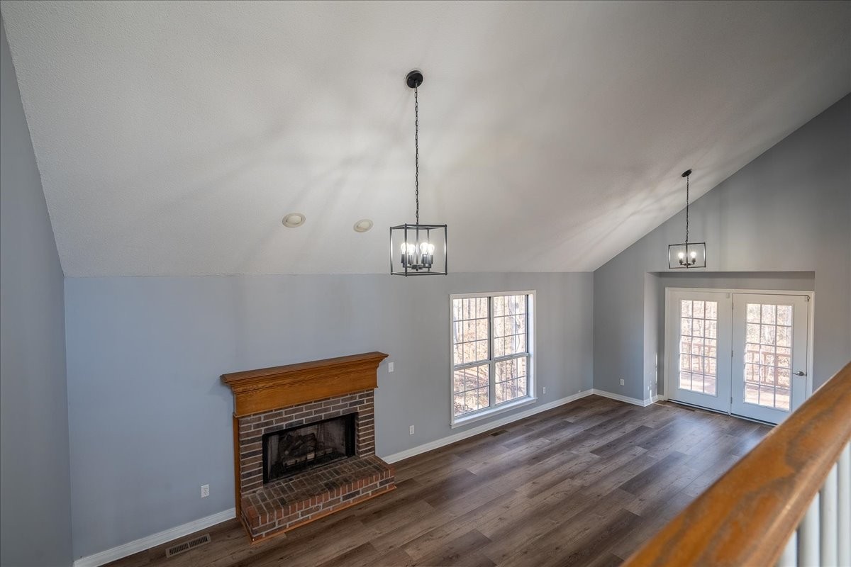 1126 Crowder Road Lawrenceburg, TN 38464 - Photo 35 of 50 a room with furniture and window