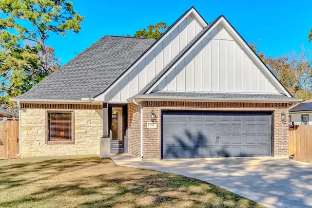 $374,900 | 136 Atlanta Avenue, Nederland, TX 77627