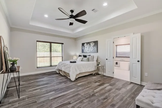 $374,900 | 136 Atlanta Avenue, Nederland, TX 77627