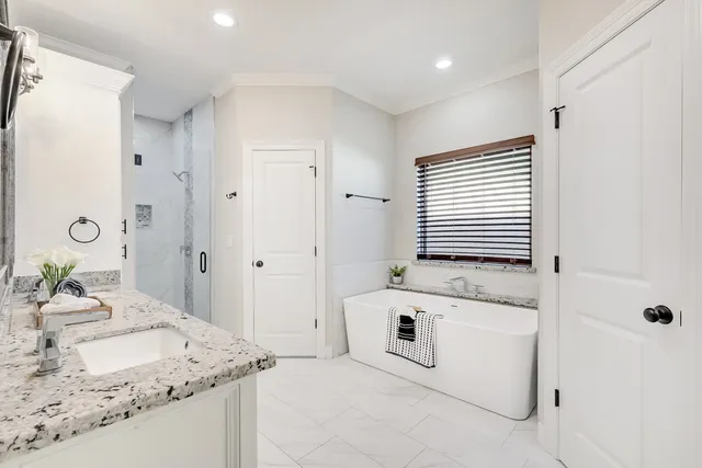 $374,900 | 136 Atlanta Avenue, Nederland, TX 77627