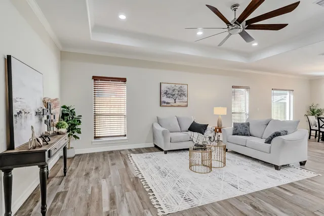 $374,900 | 136 Atlanta Avenue, Nederland, TX 77627