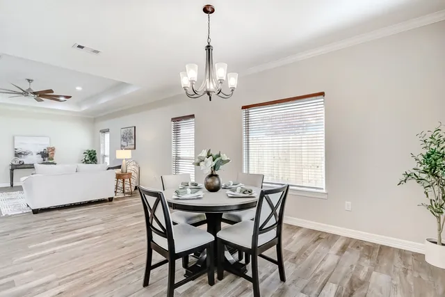 $374,900 | 136 Atlanta Avenue, Nederland, TX 77627