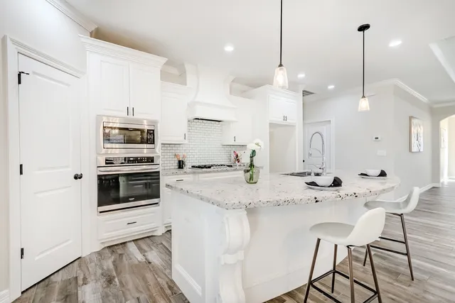 $374,900 | 136 Atlanta Avenue, Nederland, TX 77627