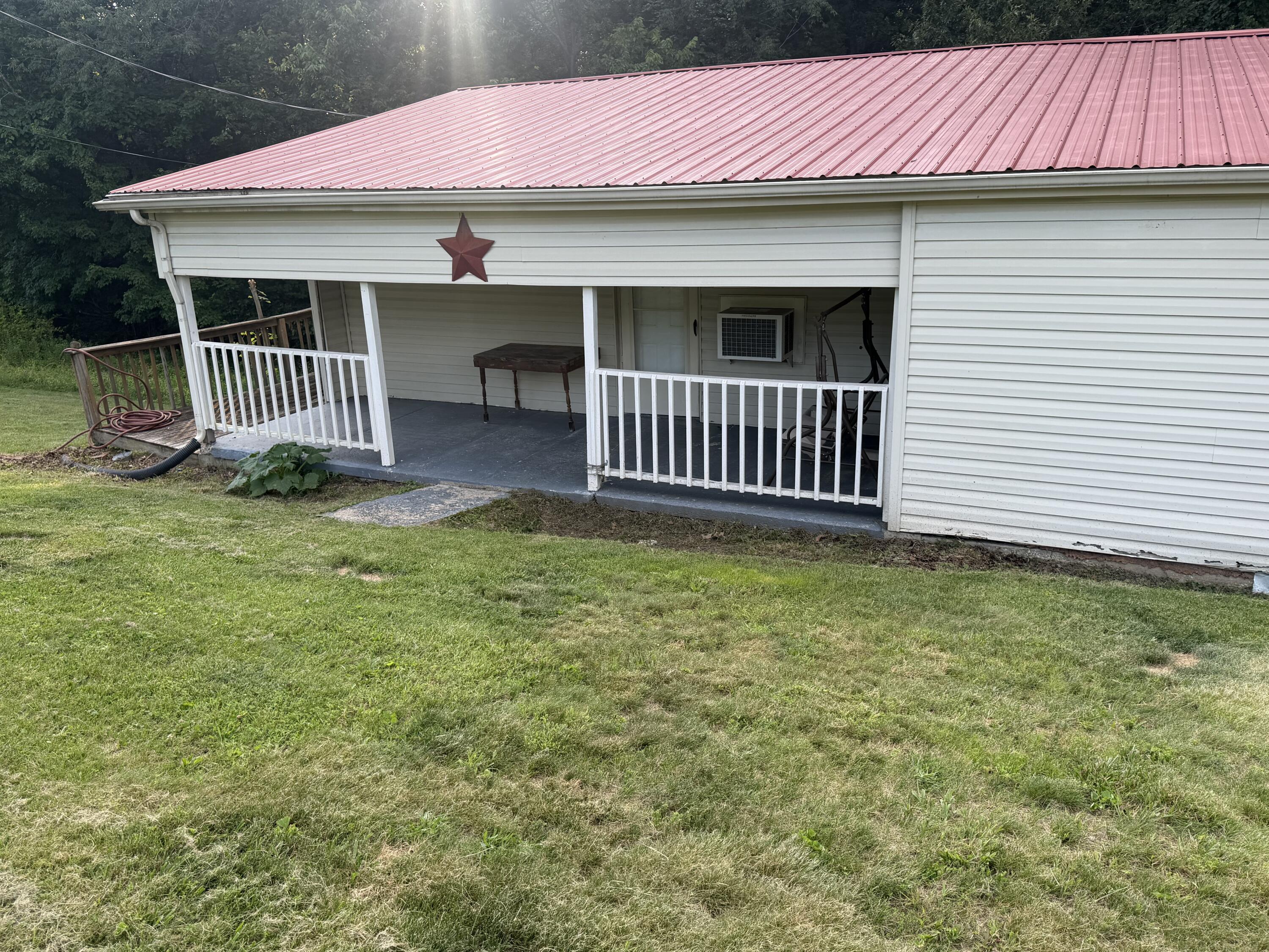230 Barnes Road Jeffersonville, KY 40337 - Photo 4 of 17 IMG_7627