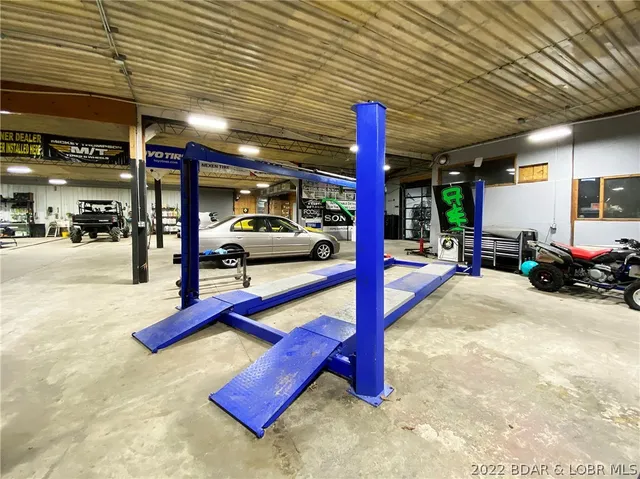 $1,500,000 | 19 Hazelwood Road, Eldon, MO 65026