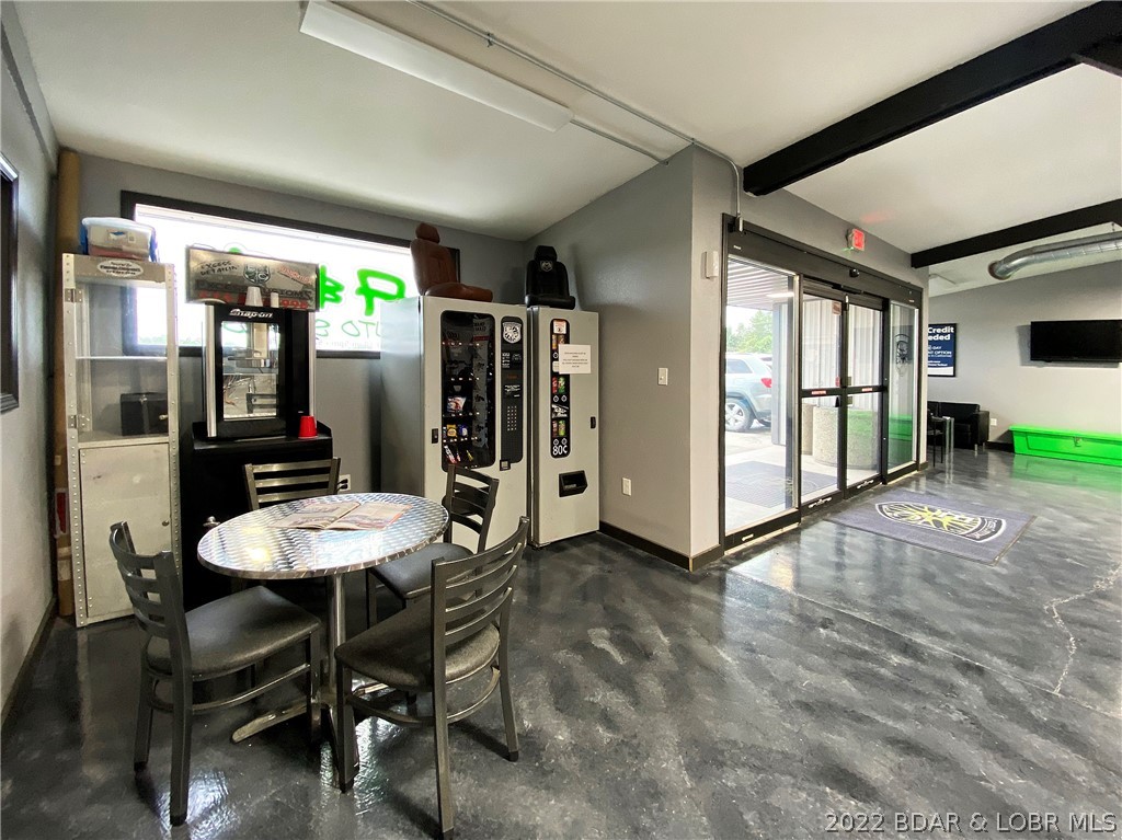 19 Hazelwood Road Eldon, MO 65026 - Photo 9 of 50