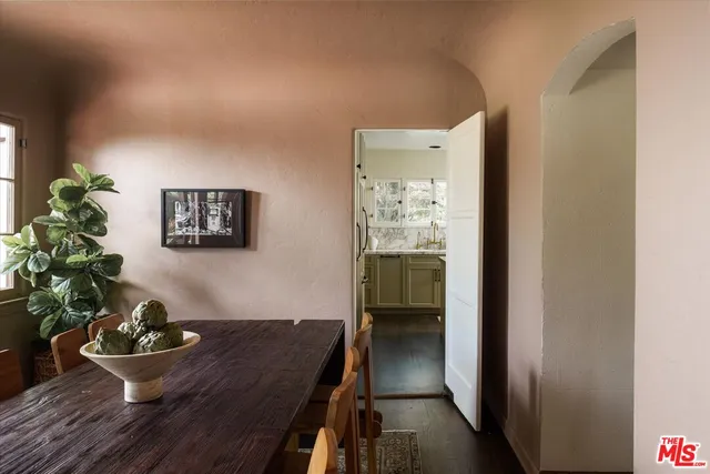 $2,725,000 | 3877 Franklin Avenue, Los Angeles, CA 90027