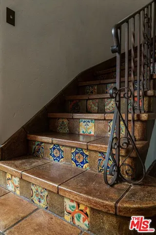 $2,725,000 | 3877 Franklin Avenue, Los Angeles, CA 90027