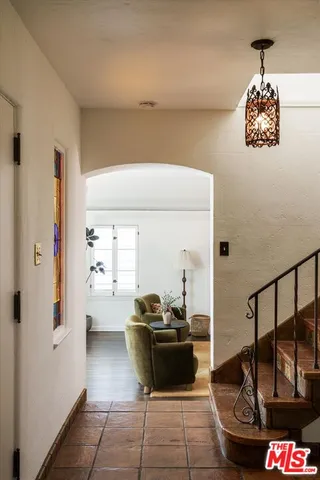 $2,725,000 | 3877 Franklin Avenue, Los Angeles, CA 90027