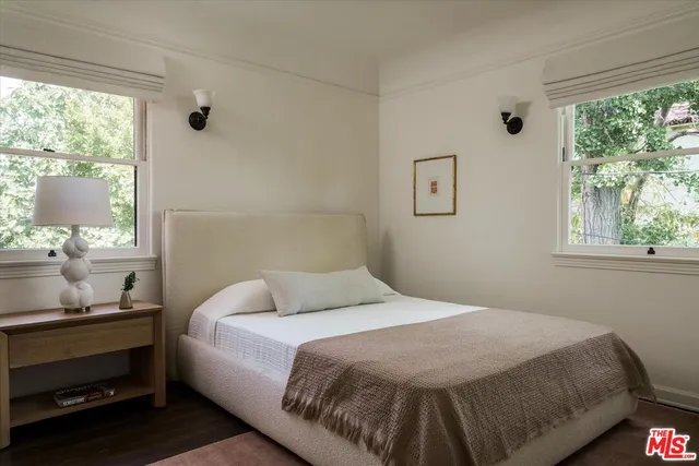 $2,725,000 | 3877 Franklin Avenue, Los Angeles, CA 90027