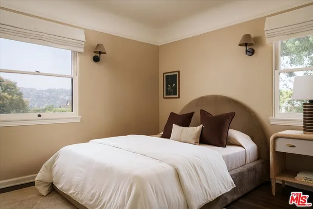 $2,725,000 | 3877 Franklin Avenue, Los Angeles, CA 90027