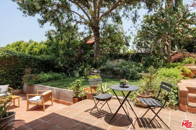 $2,725,000 | 3877 Franklin Avenue, Los Angeles, CA 90027