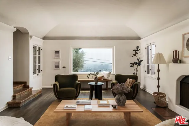 $2,725,000 | 3877 Franklin Avenue, Los Angeles, CA 90027