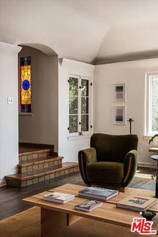 $2,725,000 | 3877 Franklin Avenue, Los Angeles, CA 90027