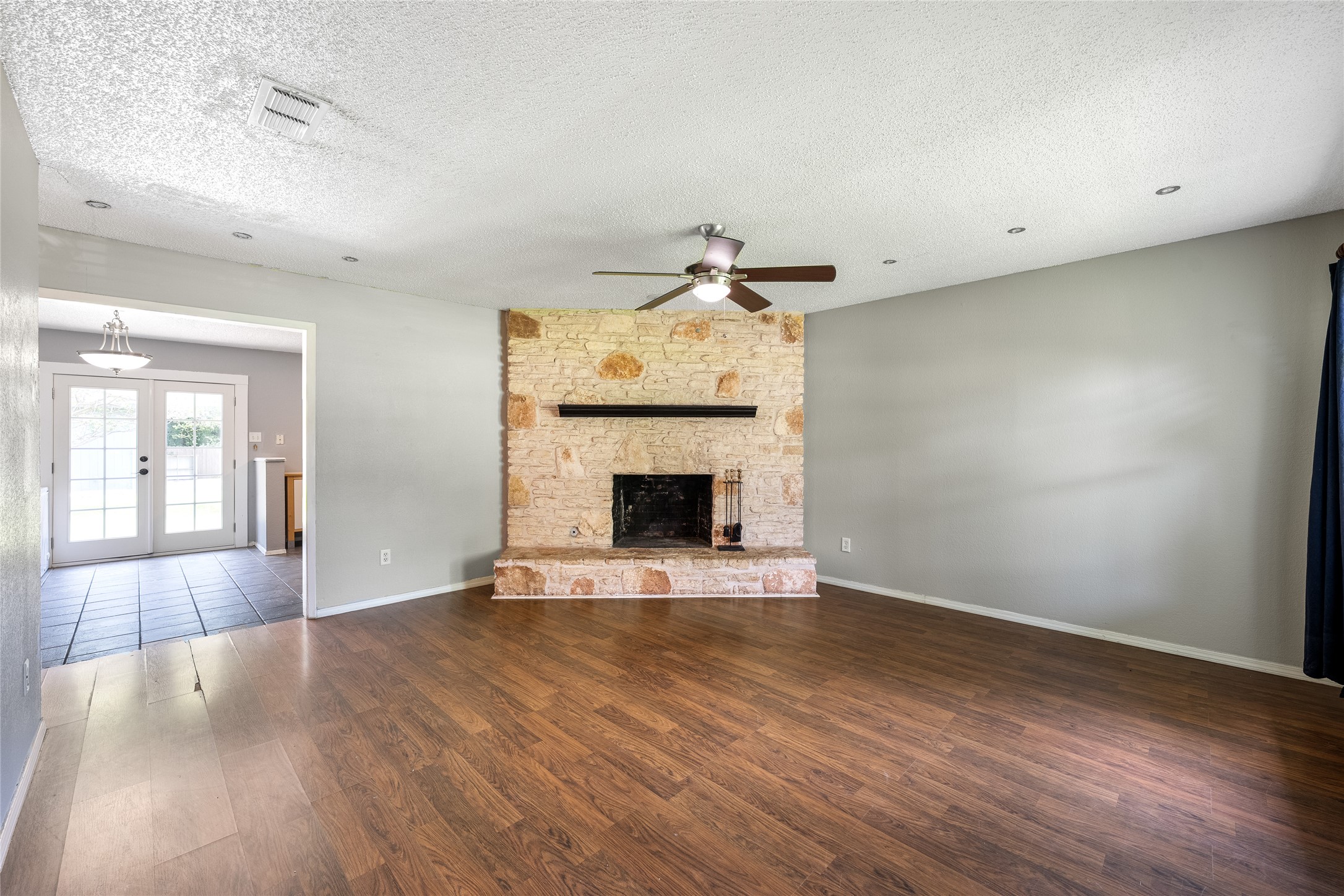 1153 Brookswood Avenue Austin, TX 78721 - Photo 2 of 25