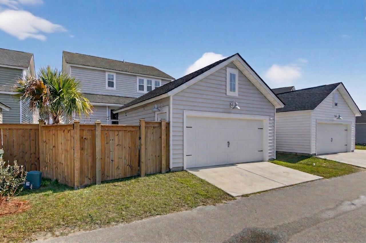 1963 Longhorn Lane Ridgeville, SC 29472 - Photo 44 of 107 Garage