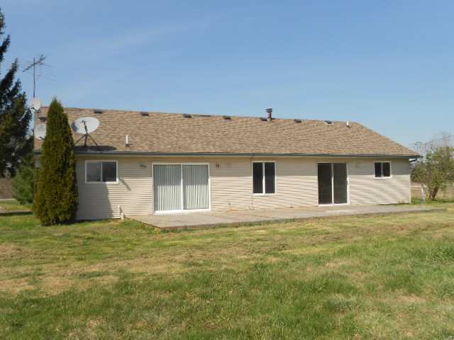 13707 Norman Road Yale, MI 48097 - Photo 3 of 19 31124743-2.JPG
