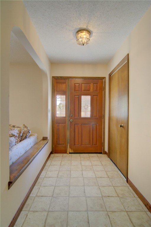 1867 South Westgate Drive Decatur, IL 62521 - Photo 6 of 36