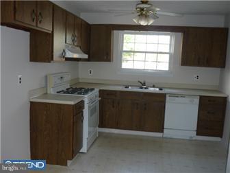 6 Corvas Court Sewell, NJ 08080 - Photo 4 of 10