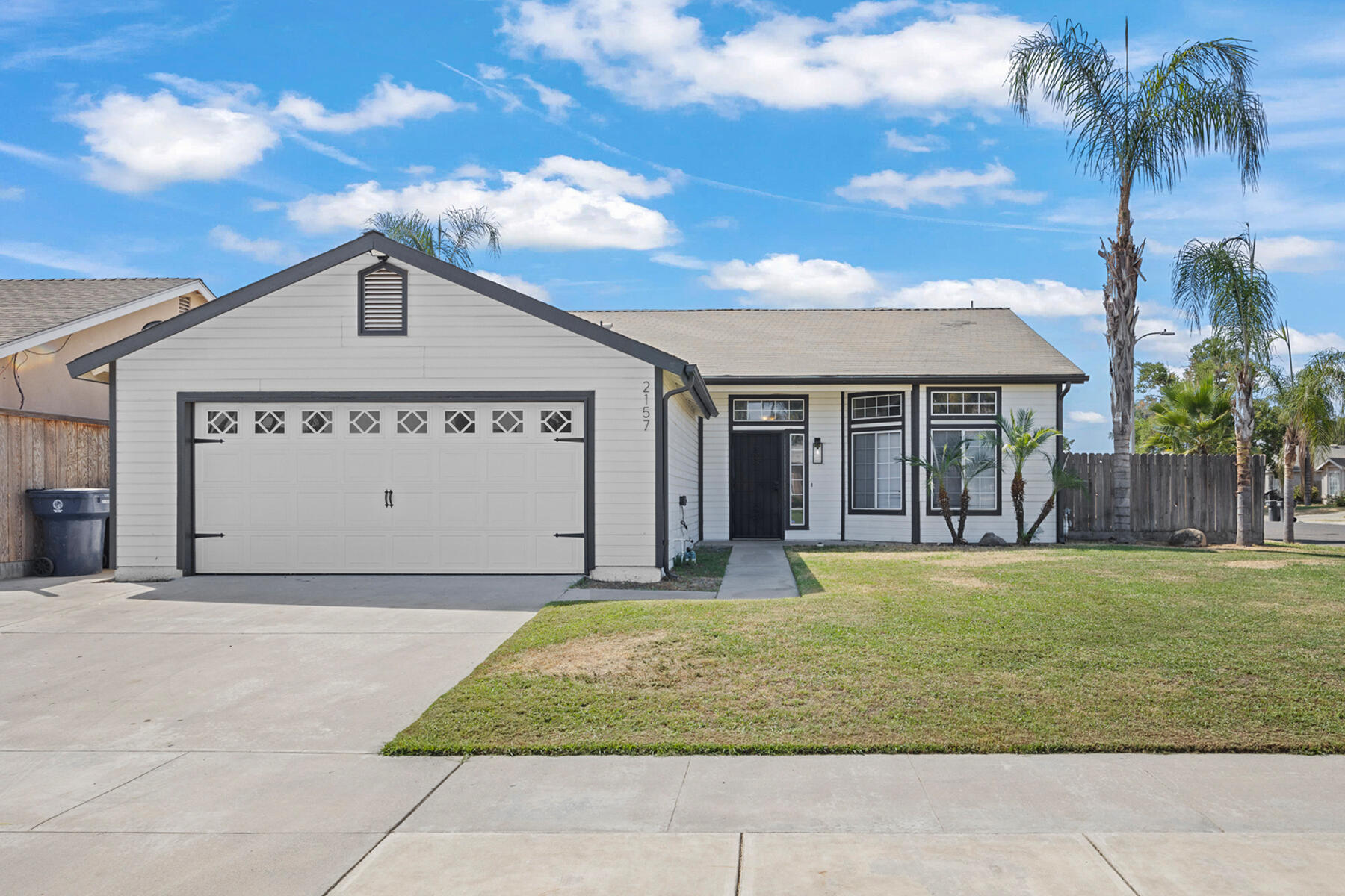 2157 Country View Avenue Tulare, CA 93274 - Photo 2 of 22 01 - Front of Property
