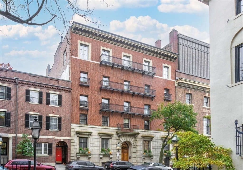 142 Chestnut Street, Unit 89 Boston, MA 02108 - Photo 15 of 16 a front view of a building