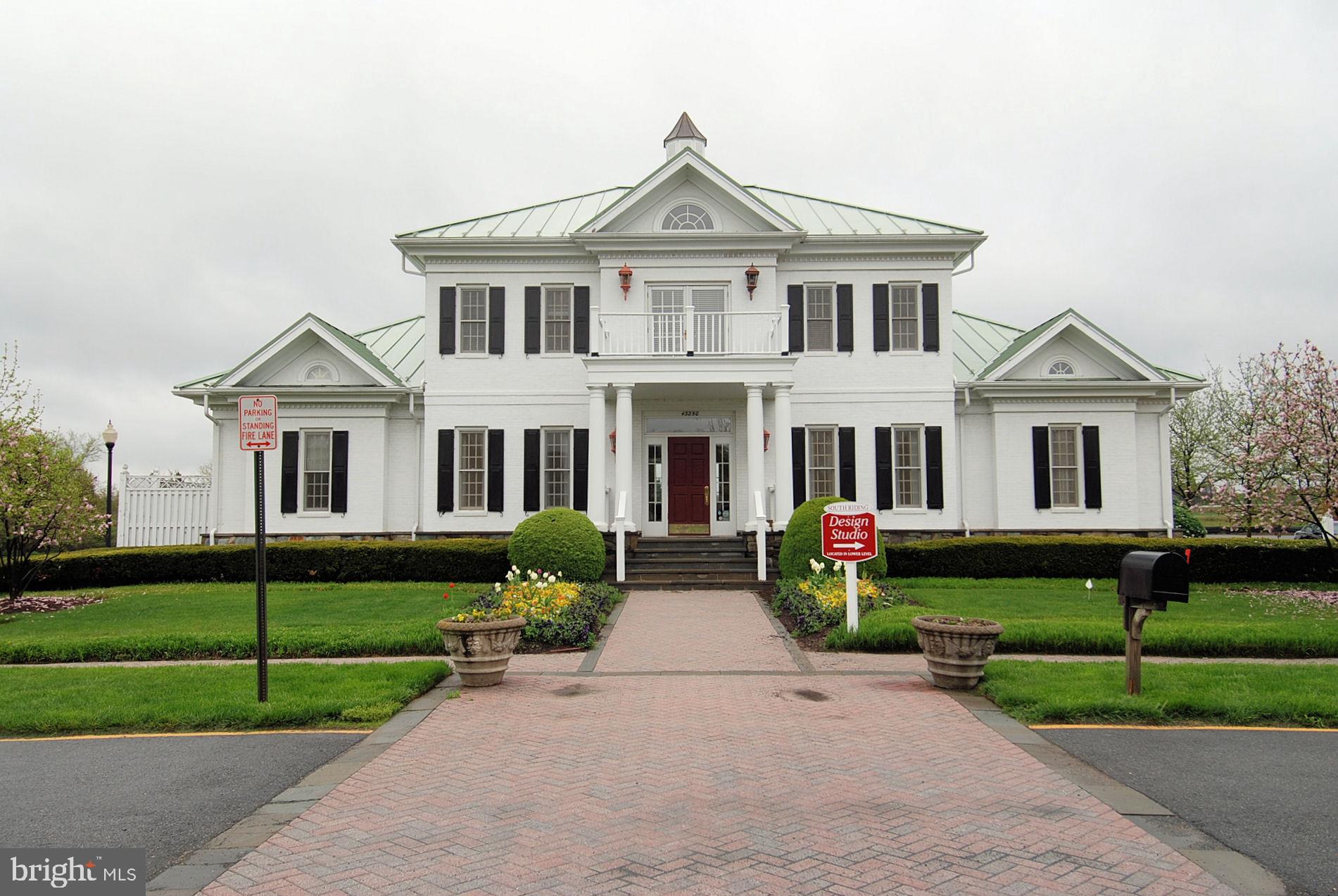 43536 Gabriel Square Chantilly, VA 20152 - Photo 34 of 53 a front view of house with yard and green space
