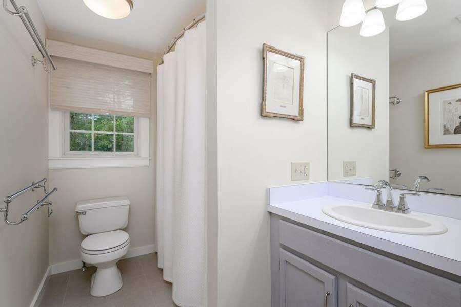 430 South Orleans Road Orleans, MA 02653 - Photo 18 of 35 2nd floor bath