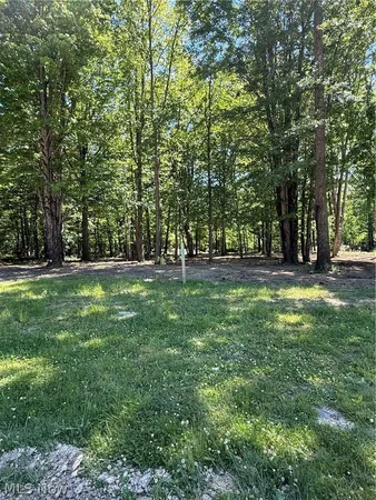 $72,900 | 46 Breezewood Lane, Vermilion, OH 44089