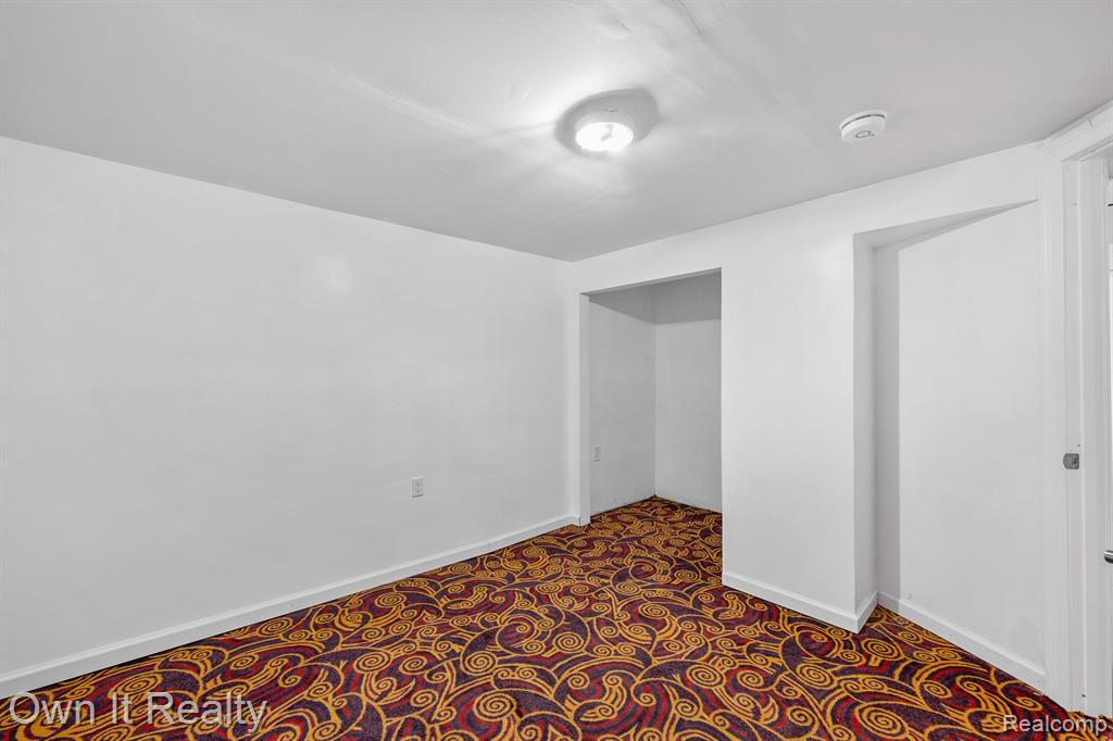 7335 Maple Street Dearborn, MI 48126 - Photo 27 of 34
