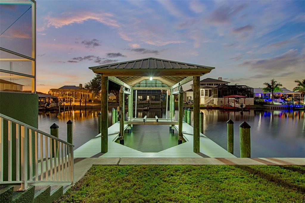 703 Bunker View Drive Apollo Beach, FL 33572 - Photo 2 of 49 a view of a entertaining space