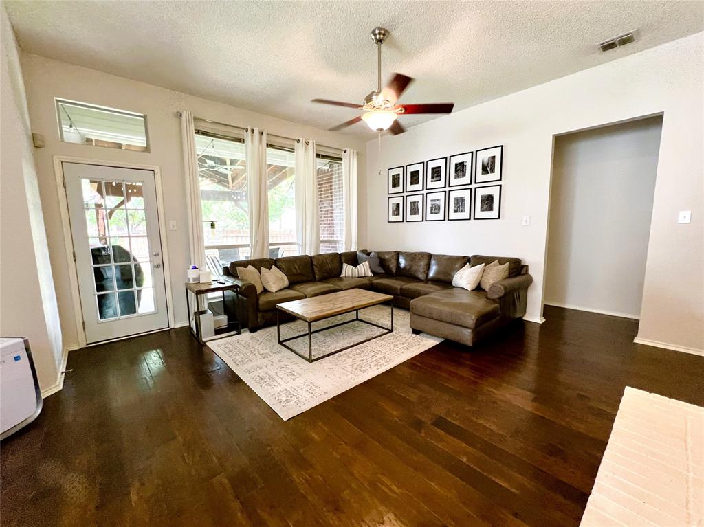 11413 Huntington Road Frisco, TX 75035 - Photo 13 of 35