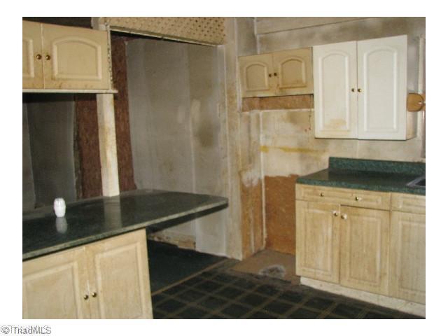2654 Turner Road Lexington, NC 27292 - Photo 4 of 9 Kitchen.