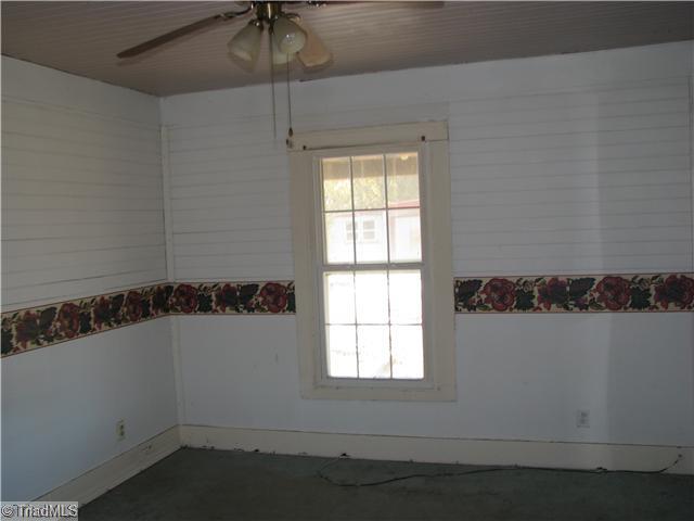 2654 Turner Road Lexington, NC 27292 - Photo 7 of 9 Living Room.
