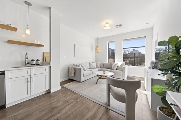 $1,950 | 1900 12th Avenue South, Unit 322, Nashville, TN 37203