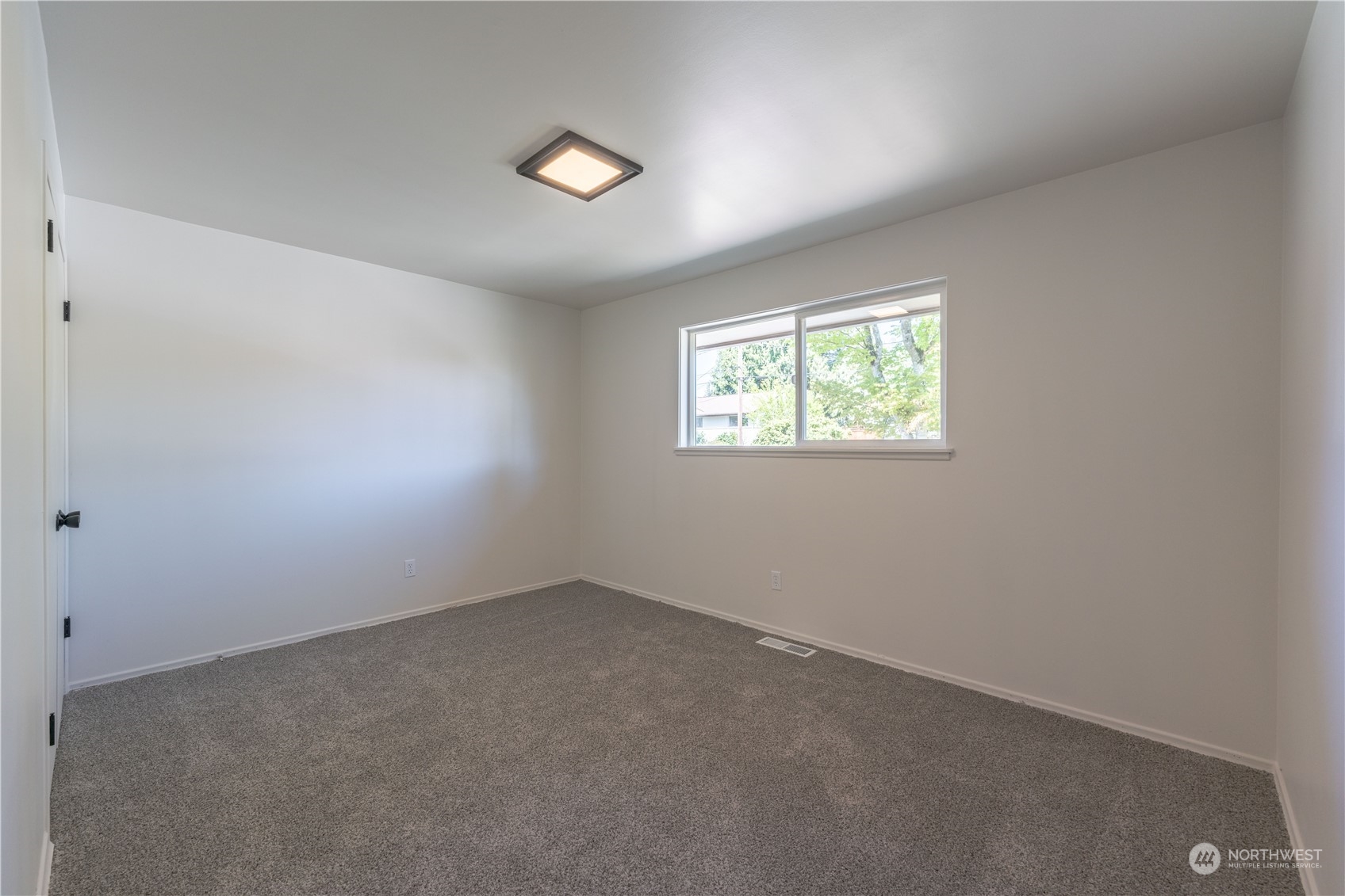 10605 Northeast 194th Street Bothell, WA 98011 - Photo 16 of 38 Gallery Image 16