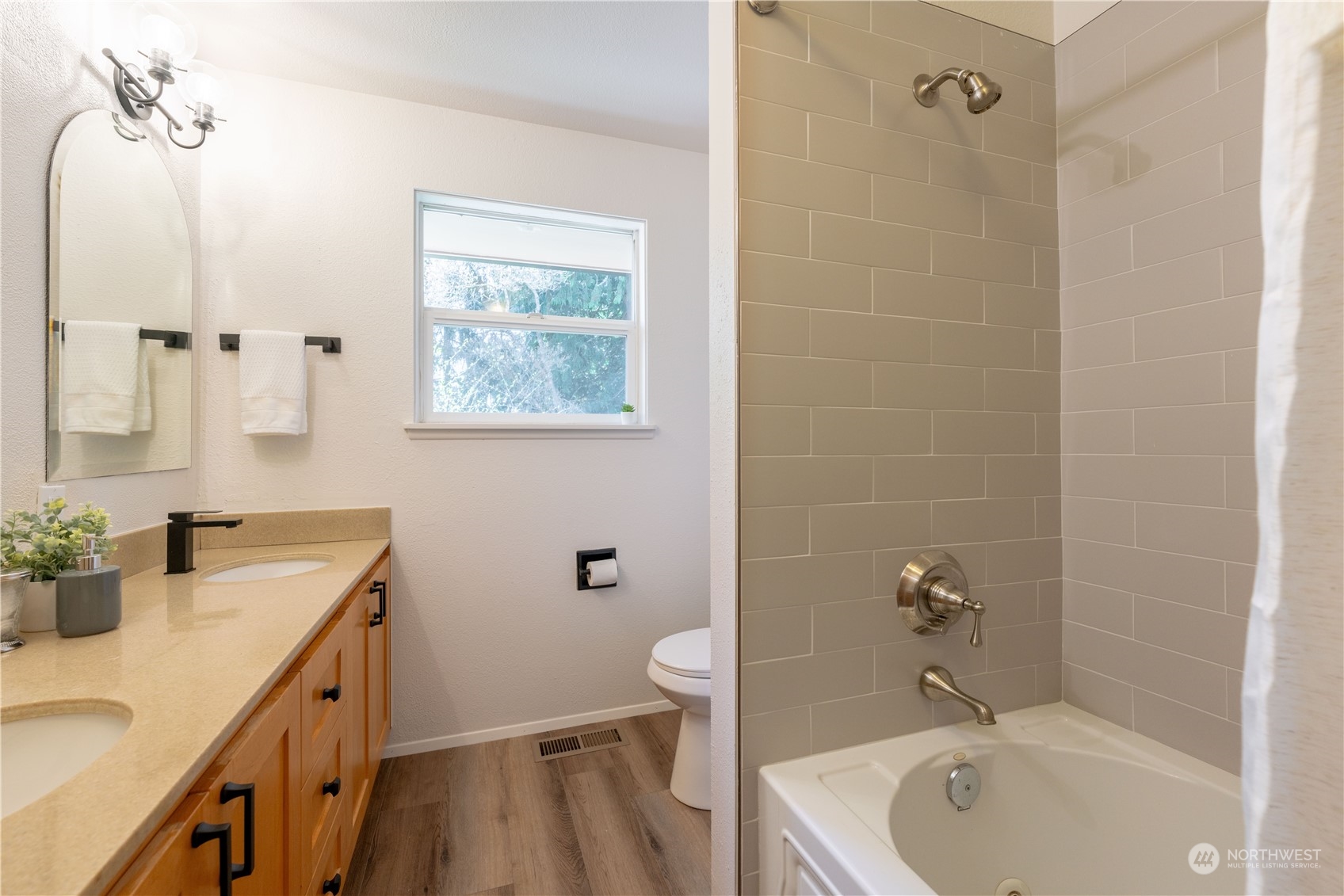 10605 Northeast 194th Street Bothell, WA 98011 - Photo 23 of 38 Gallery Image 23